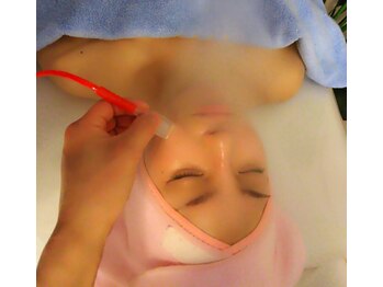 コルギサロン ベルエット(bell'et)/毛穴吸引の施術風景です。