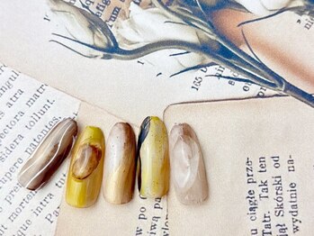 ネイルサロン&スクール ジーナ(GINA)の写真/スカルプで高強度&美フォルム◎豊富なサンプルから持ち込みデザインまでOK!深爪や割れやすい方にオススメ