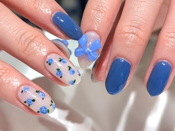 ネイルサロン うみのいえ/ブルーフラワーネイル
