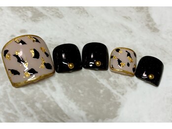 ネイルサロン ウノ 湘南平塚(UNO)/フットネイル　ヒョウ柄　お洒落