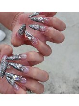 オフィネイルズ(OFY.nails)/キラキラ×スカ