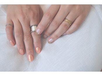 アンバー(Amber)/左右非対称アート