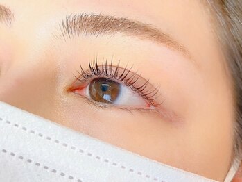 オットー 松山店(Otto)の写真/【ラッシュリフト(まつげパーマ)】根本からしっかり立ち上げ、くるんと上向きまつげに♪長持ちに自信あり！