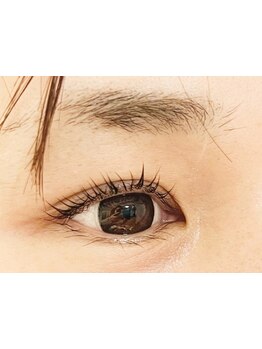 ナチュラル上品な目元にしたい