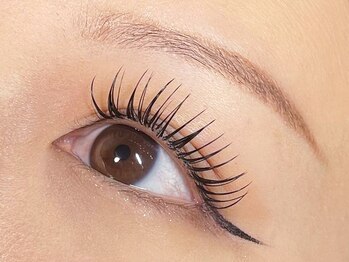ラグーンアイラッシュ 鳳店(Lagoon eyelash)の写真/◆新導入◆『LED×フラットマットラッシュ』でキープ力＆モチの違いを実感♪お目元に優しいライト使用◎