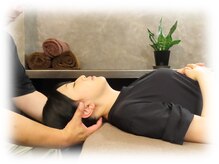 極(Kiwami)の雰囲気（肩こりの原因の一つ、巻き肩改善。整体の定番！）