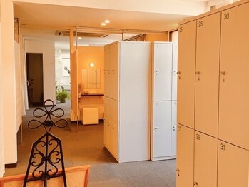 酸素岩盤浴ラビッシュ/女性専用ロッカールーム