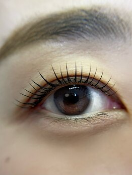 ナチュラル上品な目元にしたい