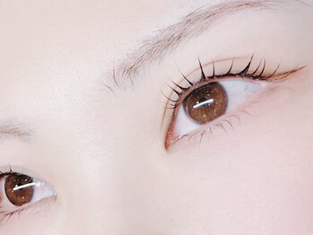 ビーモア(B.MORE)の写真/【大人女性の美しさを格上げ】エステ×まつげの贅沢セットで上品に♪丁寧なホームケア指導で美しさを維持!