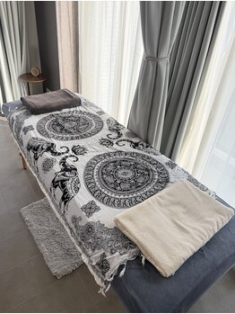 スリールヨガ 銀座(SOURIREYOGA)/整体/ストレッチ専用ベッド