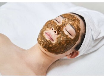 エレナ(ERENA)の写真/ダウンタイムなし！塗る金の糸ハーブピーリング　　