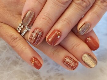 ネイルサロン&スクール MARY CUREOの写真/ハイセンスなネイルデザインで日常に"彩り"を!ショートネイルだからこそ映えるデザインをご提案します◎