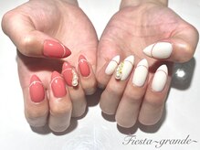 フィエスタ(fiesta grande)/ラインフレンチネイル