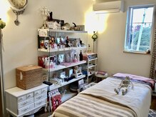 《ベッドルーム》こちらのベッドで施術いたします。