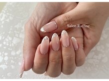 サロン ラフィネ(Salon Raffine)の雰囲気（人気のガラスフレンチで大人上品な雰囲気に）