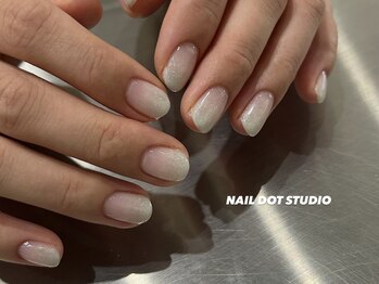 ネイルドットスタジオ 堺筋本町(NAIL DOT STUDIO)/ラメグラデーション