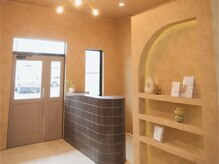 アトリエナナ 西尾店(atelier7.)の雰囲気（温かみのある落ち着いた雰囲気のサロンで有意義な時間を。）