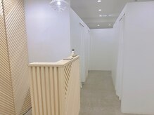 ニコ(Niko)の雰囲気（個室でゆっくり過ごせる空間/メンズアイブロウ大人気です！）