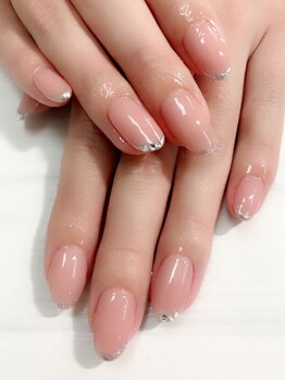 ネイル ブリリアント(Nail Brilliant)の写真/シンプルだからこそ実感出来る仕上がりの良さが人気の秘密☆1人1人丁寧に対応してくれる接客の細かさも◎