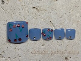 フットネイル華やか11000円