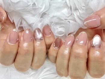 ベリル(Bellyr)の写真/《ときめく指先を作るネイルサロンが安倍川に新登場♪》キラキラと輝くネイルデザインを豊富にご用意◎