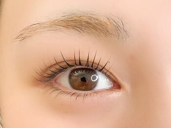 エイム(eim)の写真/《痛ませないまつ毛パーマで続けるほど健康まつ毛に♪》高持続＆ダメージ軽減特化の2stepトリートメント◎