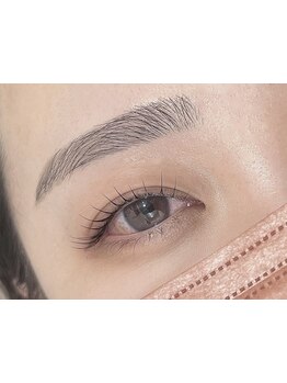 ナチュラル上品な目元にしたい