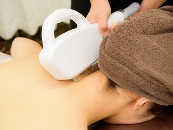 美肌脱毛ファクトリーの写真/【コース契約不要の都度払いサロン◎】お顔/全身/パーツごとなどお悩みに合わせた施術が魅力♪