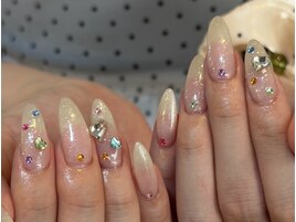 キラキラカラフルストーンネイル