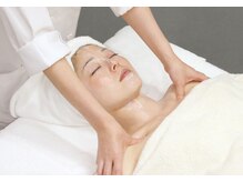 エンジェルフィート(Angel feet)/デコルテマッサージ10分