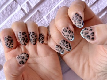 エヌ(N)の写真/ショートネイルだから映えるデザインをご提案♪♪季節やトレンドに合わせたカラー・シール・パーツも豊富◎