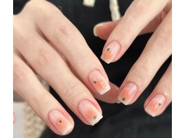 シンプルチークネイル