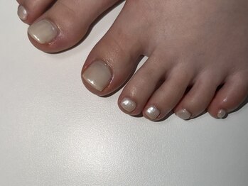 トーティー(Tortie)の写真/【夏におすすめ/FOOT ￥6000】オシャレなカラーが豊富で可愛いフットネイル！輝く足元に整え綺麗を叶える♪