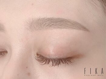 まつ毛エクステアンドネイル フィーカ 新松戸(FIKA)/ストレートアーチ眉