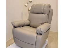 アイラッシュサロン アンシャンテ(Eyelash Salon Enchante)の雰囲気（ふかふかのリクライニングで負担も少なく、リラックスできます。）