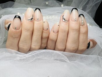 トゥー(two)の写真/【韓国ワンホンパーツ定額￥8500】デザイン内のパーツは全て料金込み♪カラーや配置は変更OK◎理想の指先に