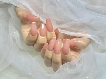 ジプソフィオーレ(Gypsofiore)の写真/短い爪でも理想の長さに！手元を上品に美しく見せるネイル技術で、指先から自信を◎