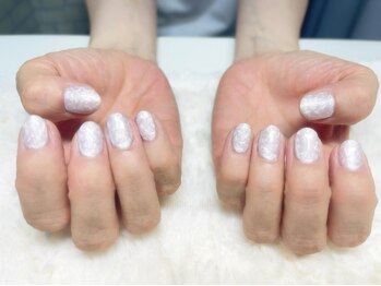 アリス(alis)の写真/【ワンカラーで上品に♪】お仕事柄派手なネイルができない方、シンプルだけど上品なネイルがお好きな方に◎