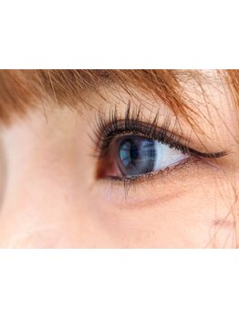 ナチュラル上品な目元にしたい