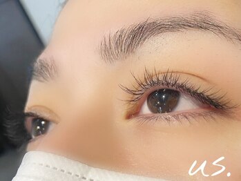 アス(us.)の写真/「少ない」「下がる」「左右差がある」…そんな悩みにも対応◎あなたに合った丁寧な施術で理想の仕上がりへ