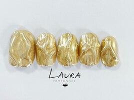 LAURA POMPONNEE Noble