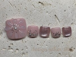 フットネイル華やか11000円