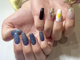 左右非対称ネイル
