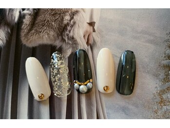 ネイルサロン&スクール ジーナ(GINA)/ブラック×パールでドレッシーに