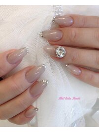 スワロビジューネイル