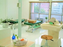 骨盤矯正 コモリ整体院/アロマ香る明るい店内♪