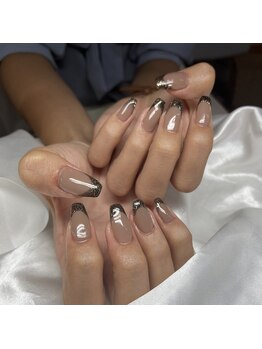 Mネイルアンドカフェ シェレステ/黒ラメフレンチ