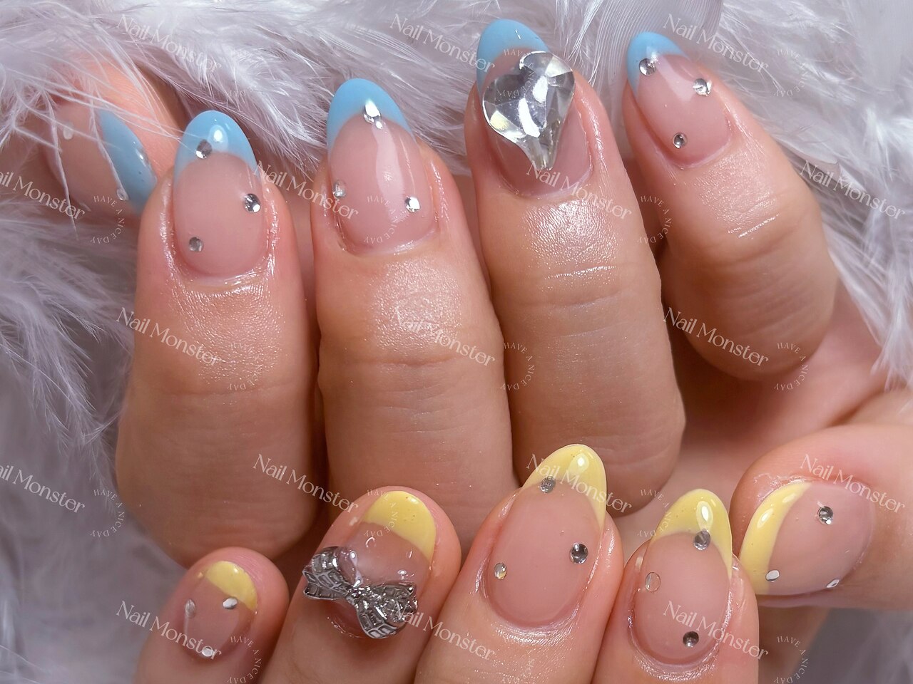 2025年-2026年冬トレンド】イエロー フレンチのネイルデザイン集｜人気