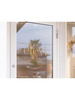 ネイル・アイメニューの同時施術が可能