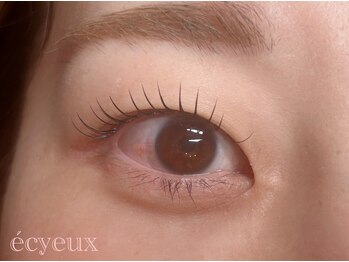 エクイユ(ecyeux)/LEDエクステで持続力UP♪